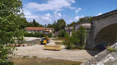Travaux sous le pont de Livron-Loriol